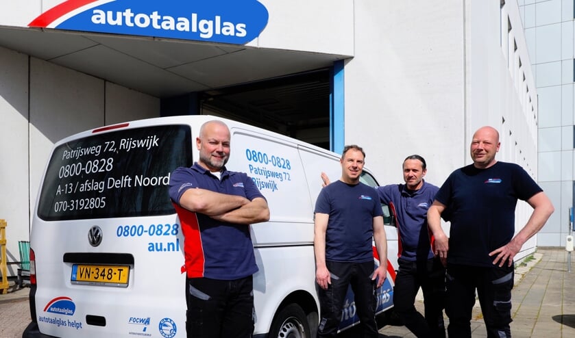 <p>Het team van Autotaaglas Rijswijk (Foto: Koos Bommelé)</p>