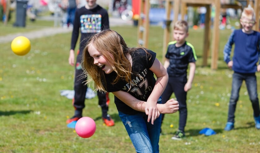 <p>De lessen worden begeleid door professionele coaches en zijn er voor kinderen in de leeftijd van 6 tot en met 12 jaar (Foto: Simon van der Woude)</p>