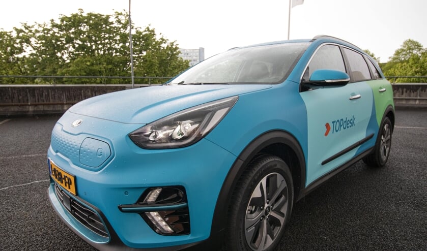 <p>De Kia E-Niro die Topdesk liet wrappen bij Rodi Media ZH</p>