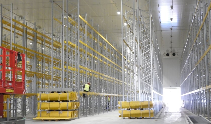 <p>Het distributiecentrum van Lidl in Waddinxveen in aanbouw.</p>