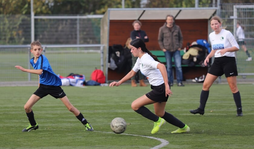 <p>De jongens tegen de meisjes: een klassieker bij elke sport.</p>