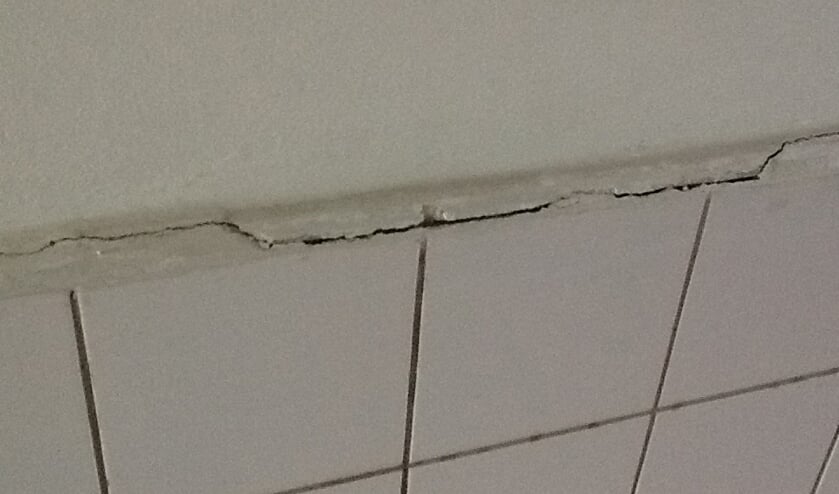 <p>Zo ziet het tegelwerk er zonder ducktape uit.</p>