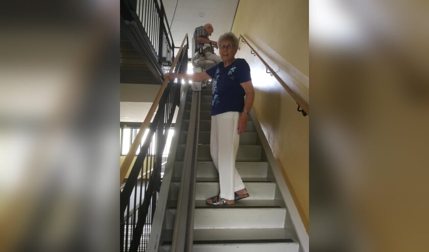 Ina van Woudenberg (85) en echtgenoot Gert (87) pleiten voor een nieuwe lift aan de Peter Zuidlaan.