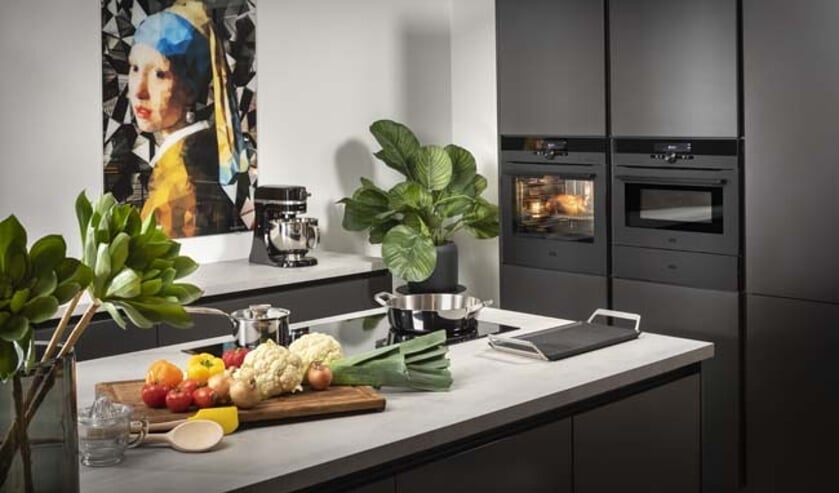 <p>Keukenapparatuur gaat tegenwoordig ook al online, bijvoorbeeld de oven.</p>