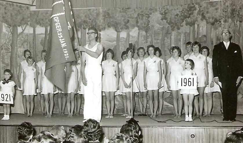 <p>TOOS bij het 40-jarig jubileum in 1961.</p>