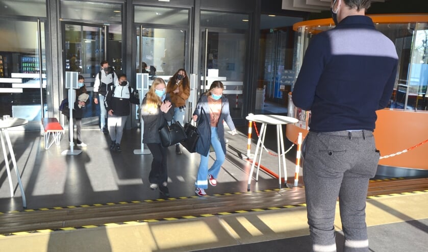<p>Sinds maanden ontving het Comenius College dinsdag weer meer dan 200 leerlingen.</p>