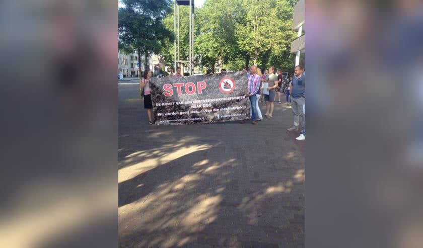 (Foto: Facebook Stop Mestfabriek Oss)
