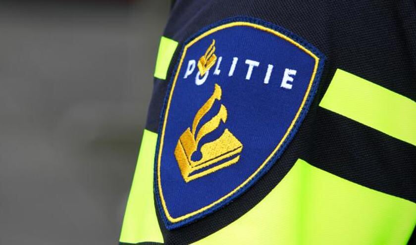Politie houdt tweetal aan na doodsbedreigingen.