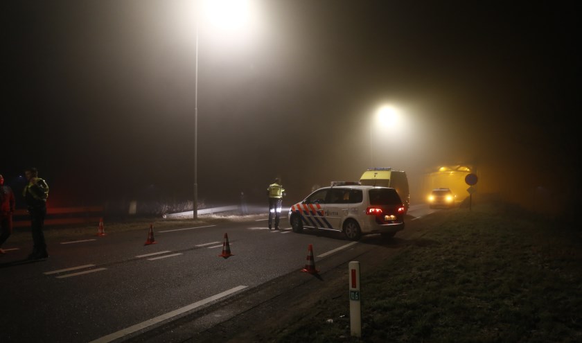Thompsonbrug bij Grave afgesloten voor verkeer. (foto: SK-Media)