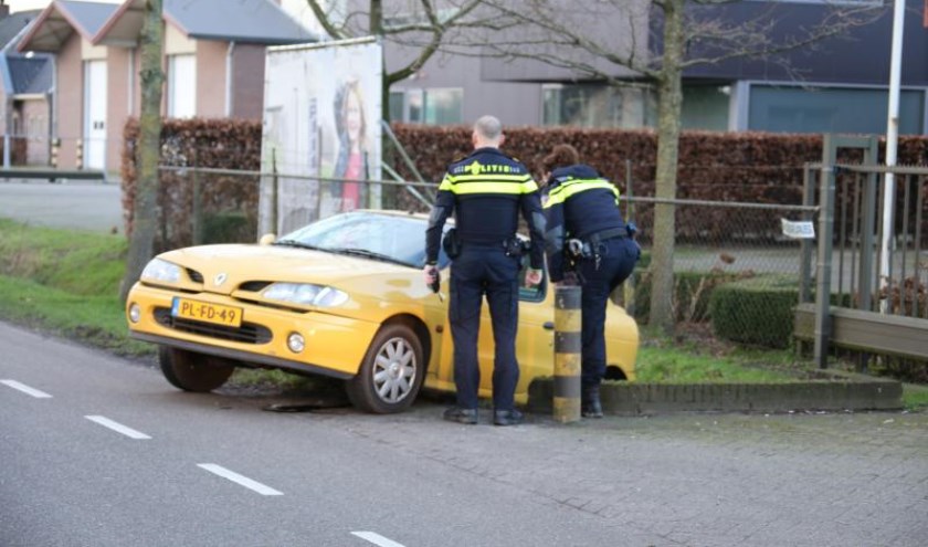 Dronken Pool Met Auto In De Sloot Bestuurder ngehouden Kliknieuws