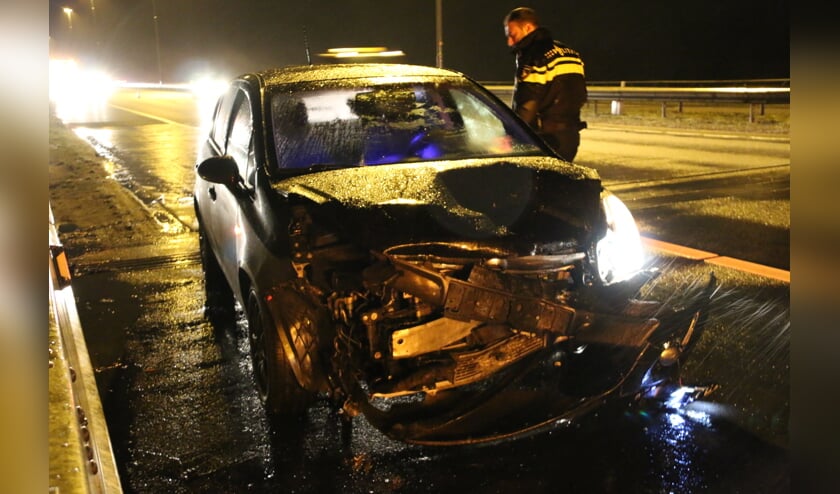 Een herkenbaar beeld op de A73: een ongeval met materiële schade. (foto: SK-Media)