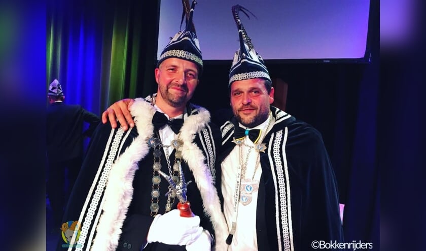 Prins Sandor en Adjudant Bart in Oijen. (Foto: Facebook-pagina Bokkenrijders)