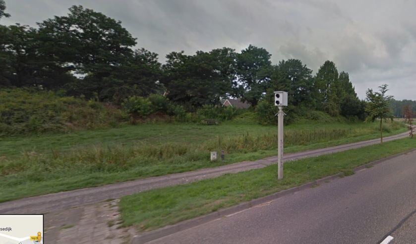 <p>De beruchte flitspaal in Erp staat er toch al heel lang... (Bron: Google Maps).</p>