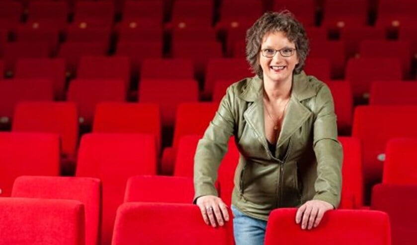 <p>Kitty in het theater. (foto: András Schuh)</p>