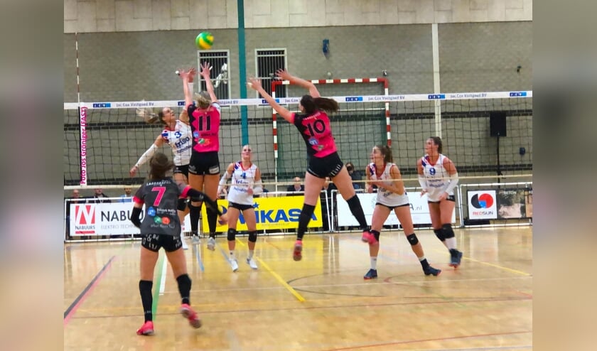 FAST was in de eigen sporthal in Gennep te sterk voor VC Sneek.