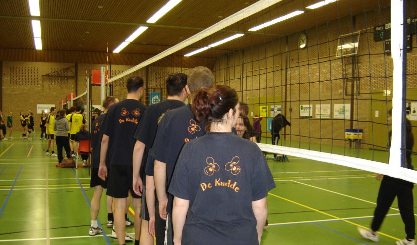 Het jaarlijkse Nachttoernooi van VV Apollo, een mooie traditie in sporthal De Looierij in Mill.