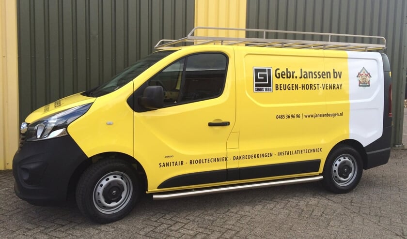 Monteurs van Gebr. Janssen rijden rond in dergelijke busjes.