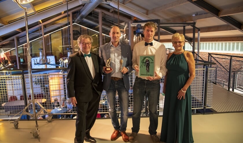 V.l.n.r: sponsor Tini den Dekker, Toine Foolen; Roland van den Berg en sponsor Jolique den Dekker.