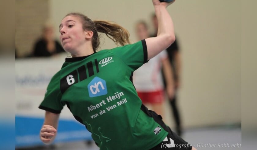 MHV'81-sterspeelster Marijn Weren in actie.