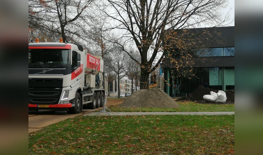 Veiligheidsmaatregelen rondom Osse gemeentehuis.