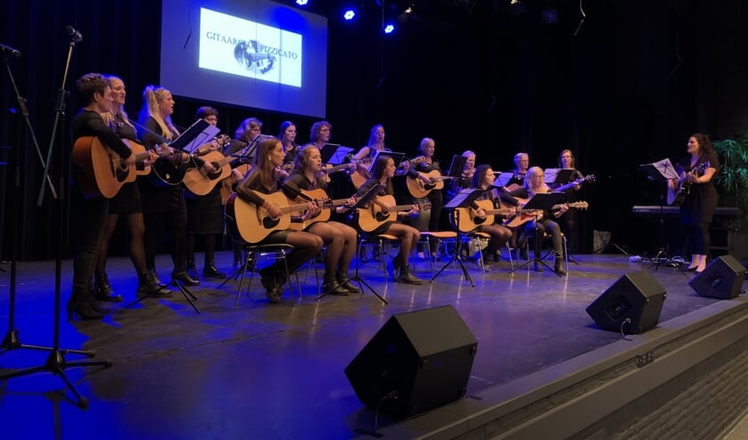 Gitaarclub Pizzicato bestaat vijftien jaar.