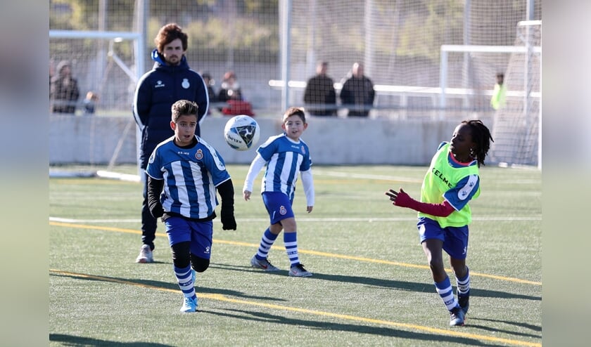 RCD Espanyol is een bekende club uit Barcelona en houdt op 20, 21 en 22 juli een zomervoetbalkamp in Mill.