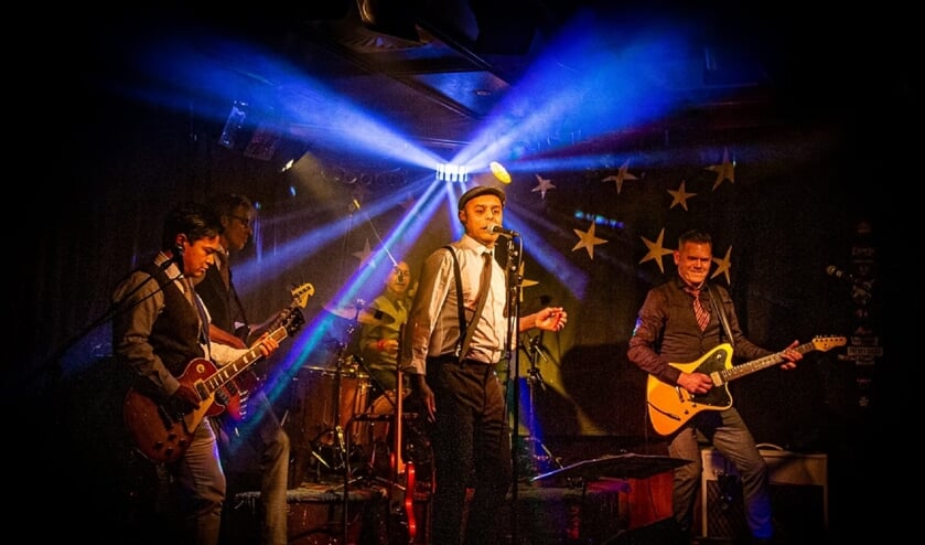 Vintage Heroes brengt niet alleen een muzikale ode, maar maakt er ook een muzikaal feestje van.