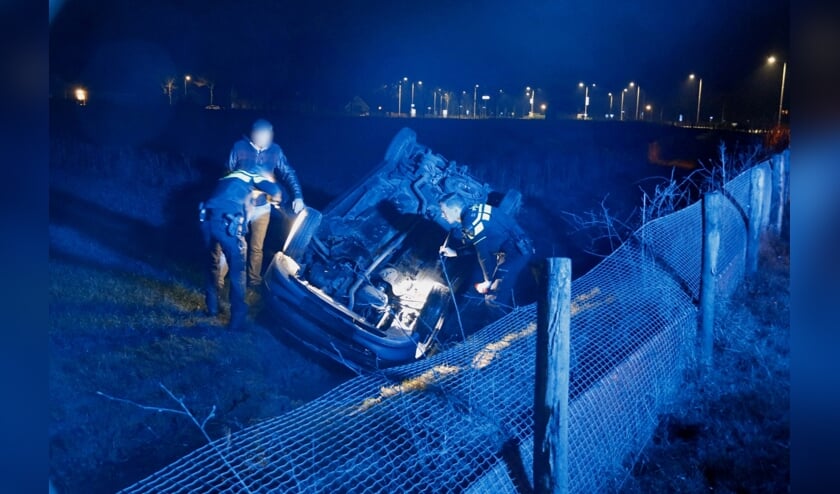 Opnieuw slaat automobiliste over de kop op N264 bij Haps.