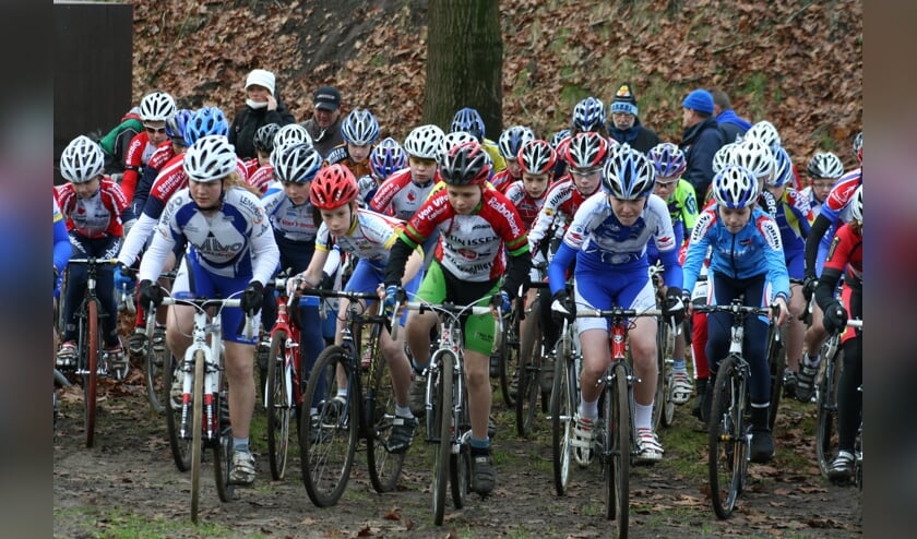 Stichting Wielersport Oploo houdt voor de drieëntwintigste keer haar jaarlijkse cross voor alle jeugdcategorieën van de KNWU.