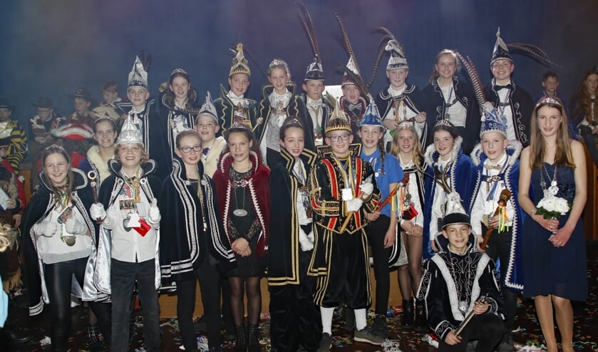 De jeugdprinsen en -prinsessen.