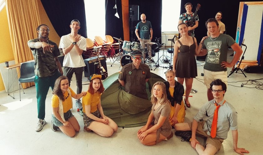 De voorstelling 'Kamp Beeresteijn' van Theatergroep Trots komt naar Veghel.