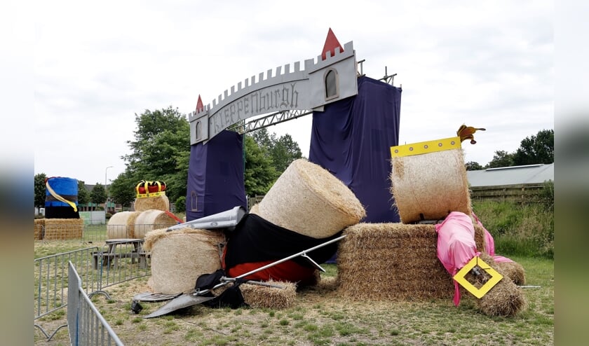 Niet alle stropoppen in Oeffelt hebben de storm afgelopen week overleefd.