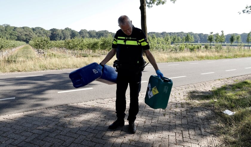 Lege vaten gevonden aan de Hoefseweg in Haps