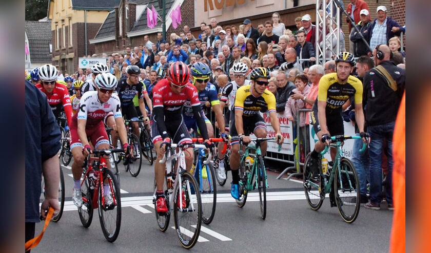 Daags na de Tour verwelkomt negen van de elf Nederlandse Tour de France-deelnemers.
