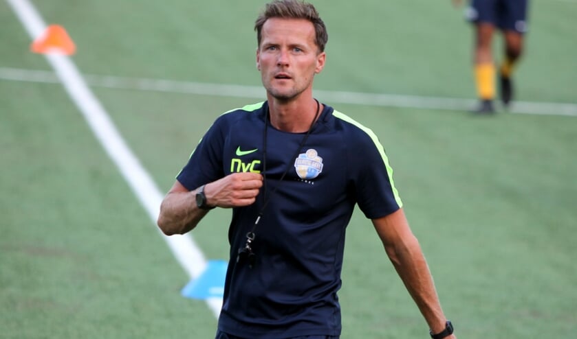 Niels van Casteren trainde in een blok van twee maal tien spelers