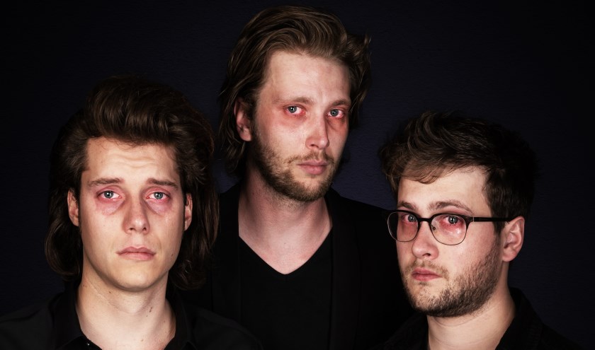 Jeroens Clan treedt op in Gryphus. (foto: Merel van Dooren)