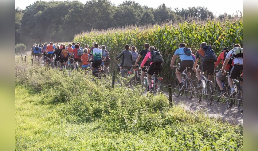 De Raamvallei Duomarathon is een marathon die wordt afgelegd in duo’s, met 1 fiets en waarbij men elkaar afwisselt.