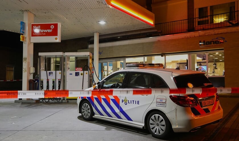 <p>Politie onderzoekt overval in Berghem. (Foto: Gabor Heeres, Foto Mallo)</p>