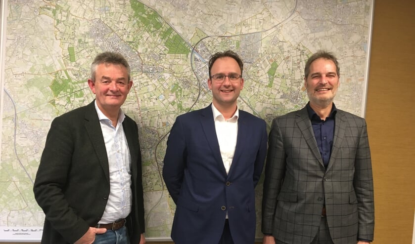 Van links naar rechts: Wethouder Rien Wijdeven van gemeente Bernheze, wethouder Menno Roozendaal en wethouder Henri Willems van gemeente Boekel.