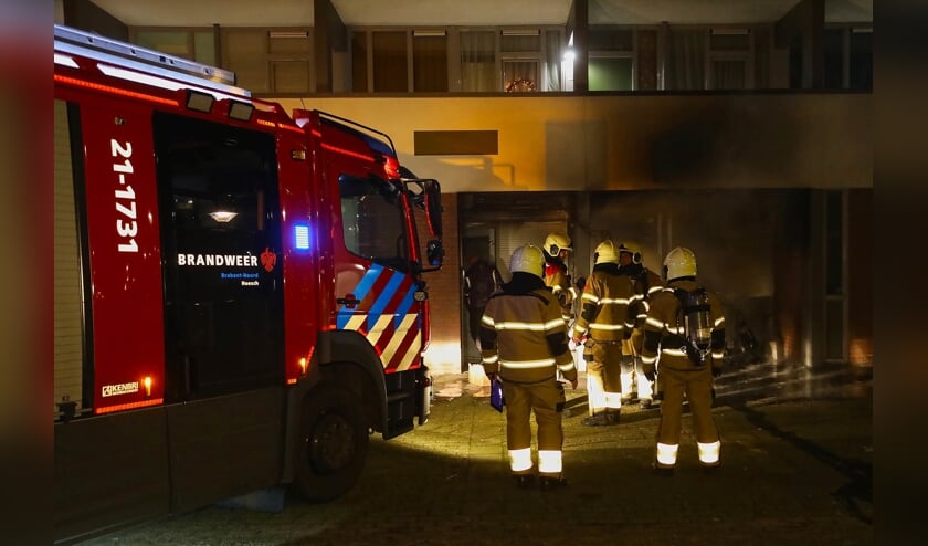 Brand in de Schapedreef. (Foto Gabor Heeres, Foto Mallo)