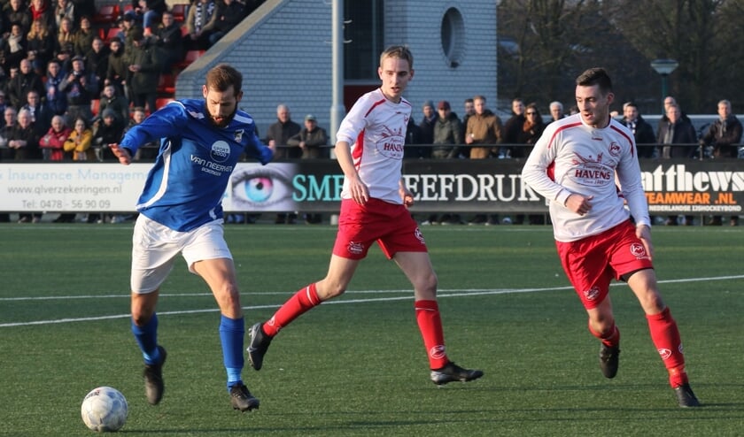 Bijna 1.100 toeschouwers waren getuige van de eerste derby sinds 1974.