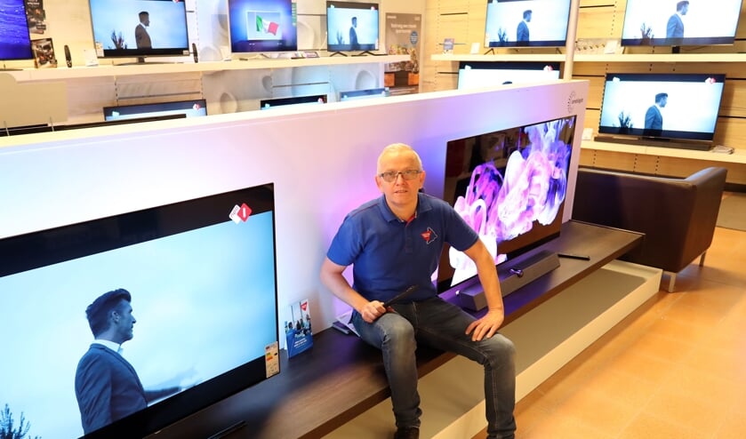 Ronald Loeffen, bedrijfsleider van Electro World De Smid in Haren.