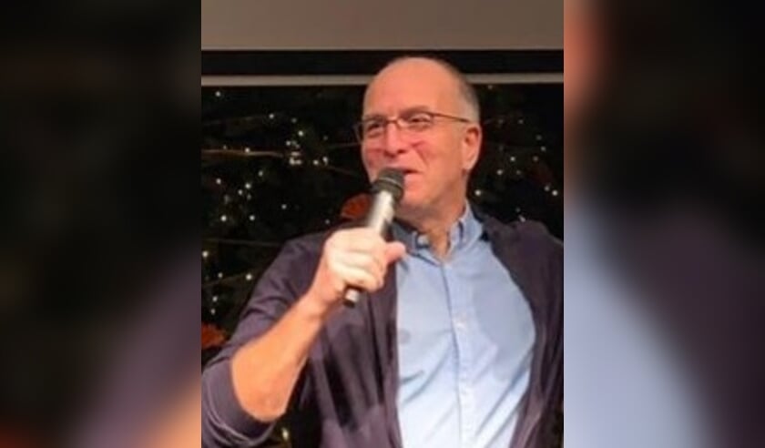 <p>Tot zijn verrassing werd Jos Rutten bij zijn afscheid als voorzitter van Excellent benoemd tot erelid van de Oploose voetbalvereniging.</p>