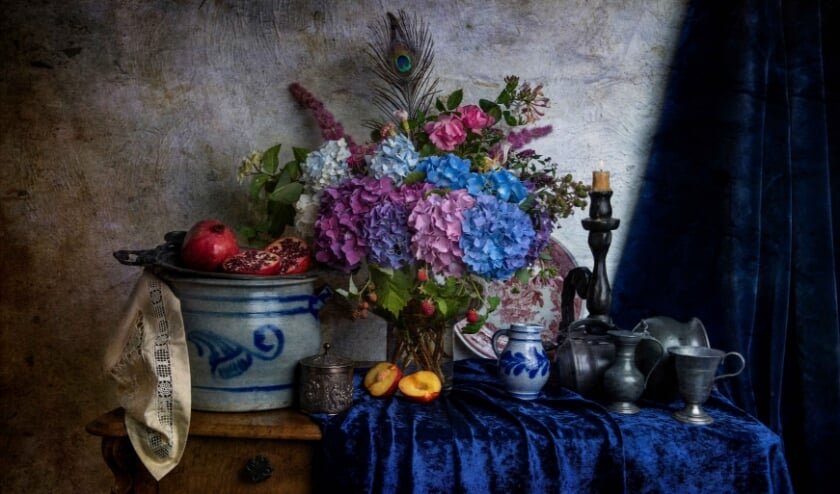 <p>Een bloemstilleven. </p>