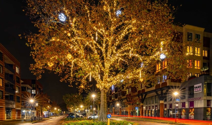 <p>Het verlichte Udense centrum levert mooie plaatjes op. (foto: Ronald Strijbosch)</p>