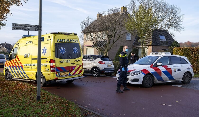 Fietsster gewond bij ongeval in Geffen. (Foto: Gabor Heeres, Foto Mallo)