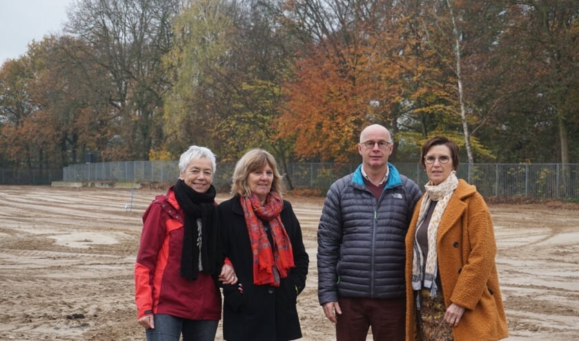 De initiatiefgroep Wonen voor Gevorderden Cuijk: Ria Jonkers, Anja Kuipers, Arjo Janssen en Olga van der Zanden.
