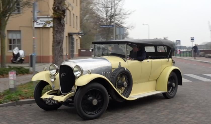 <p>Het exemplaar dat door Gennep reed is geheel identiek aan de record houdende Spyker van 100 jaar terug. (Foto: Ab de Graaf)</p>