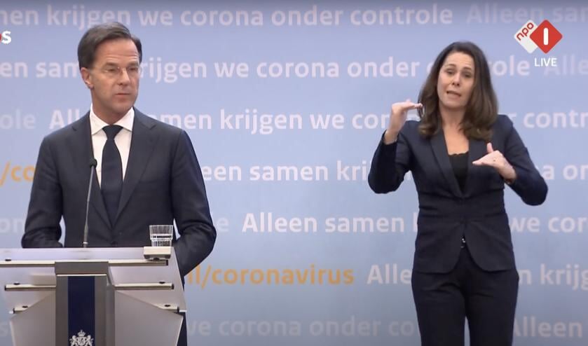 <p>Rutte aan woord tijdens de persconferentie. </p>