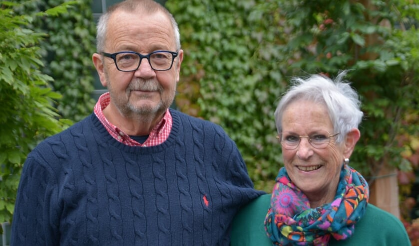 <p>Gerard en Henny, al 50 jaar gelukkig met elkaar. (foto: Henk Lunenburg)</p>